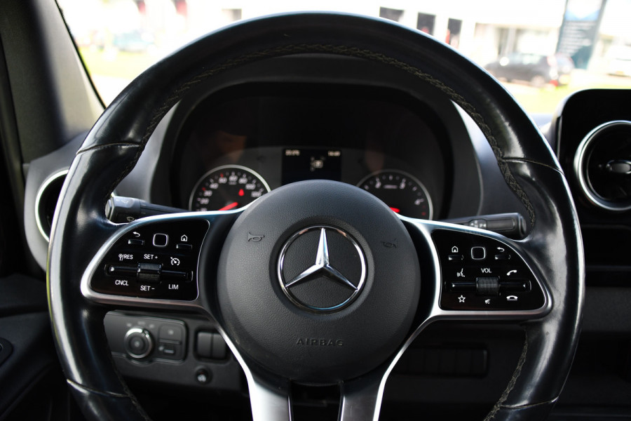 Mercedes-Benz Sprinter 319 1.9 CDI L2H2 RWD Black Edition 360 Camera, Cruise, LED, 3500kg Trekhaak, Carplay, Leder, 10,5'' Mbux, 190pk, Automaat, NAVI, Uniek!