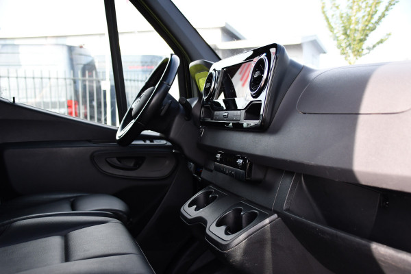 Mercedes-Benz Sprinter 319 1.9 CDI L2H2 RWD Black Edition 360 Camera, Cruise, LED, 3500kg Trekhaak, Carplay, Leder, 10,5'' Mbux, 190pk, Automaat, NAVI, Uniek!