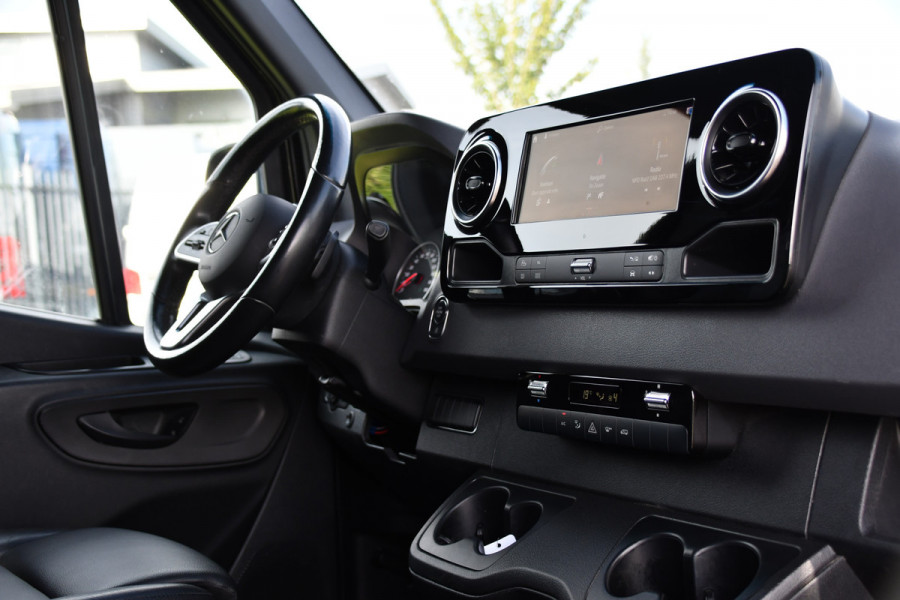 Mercedes-Benz Sprinter 319 1.9 CDI L2H2 RWD Black Edition 360 Camera, Cruise, LED, 3500kg Trekhaak, Carplay, Leder, 10,5'' Mbux, 190pk, Automaat, NAVI, Uniek!