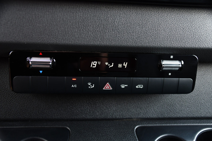 Mercedes-Benz Sprinter 319 1.9 CDI L2H2 RWD Black Edition 360 Camera, Cruise, LED, 3500kg Trekhaak, Carplay, Leder, 10,5'' Mbux, 190pk, Automaat, NAVI, Uniek!