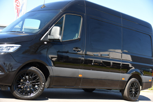 Mercedes-Benz Sprinter 319 1.9 CDI L2H2 RWD Black Edition 360 Camera, Cruise, LED, 3500kg Trekhaak, Carplay, Leder, 10,5'' Mbux, 190pk, Automaat, NAVI, Uniek!