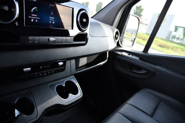 Mercedes-Benz Sprinter 319 1.9 CDI L2H2 RWD Black Edition 360 Camera, Cruise, LED, 3500kg Trekhaak, Carplay, Leder, 10,5'' Mbux, 190pk, Automaat, NAVI, Uniek!