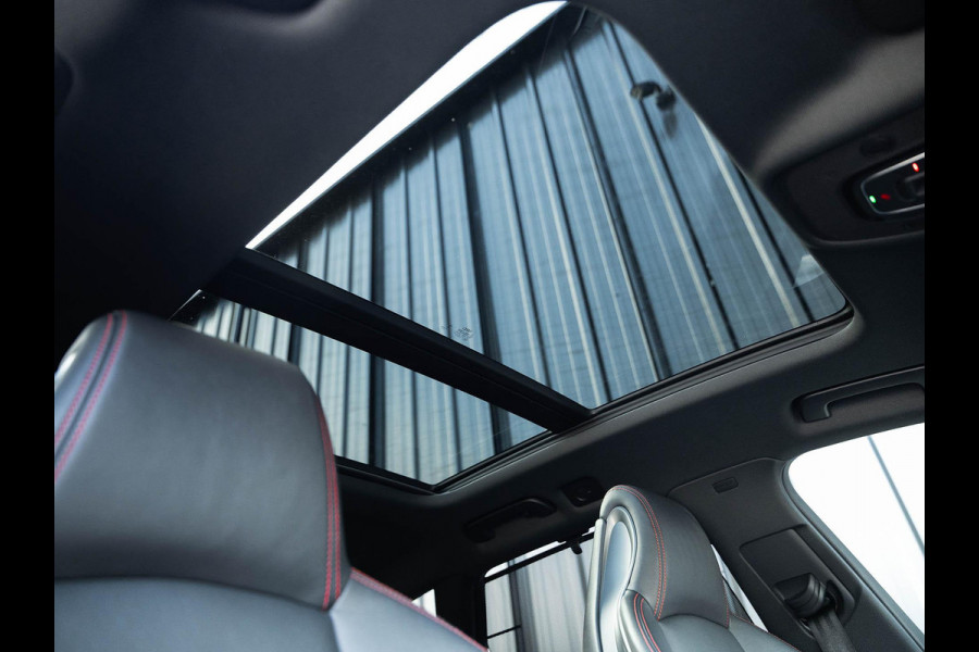 Audi A4 Avant 45 TFSI quattro edition one | B&O 3D Sound | Panorama dak | Matrix led | S Sports Seats | Head-up | Carbon inleg