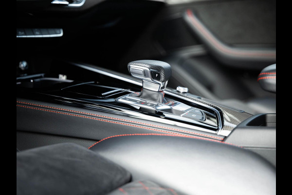 Audi A4 Avant 45 TFSI quattro edition one | B&O 3D Sound | Panorama dak | Matrix led | S Sports Seats | Head-up | Carbon inleg