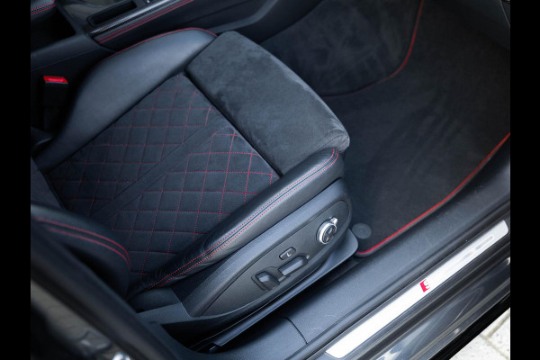 Audi A4 Avant 45 TFSI quattro edition one | B&O 3D Sound | Panorama dak | Matrix led | S Sports Seats | Head-up | Carbon inleg