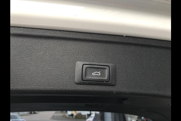 Audi A4 Avant 40 TFSI S edition Competition Navi Camera Stoelv.