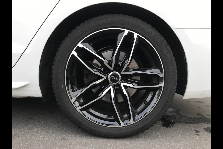 Audi A4 Avant 40 TFSI S edition Competition Navi Camera Stoelv.