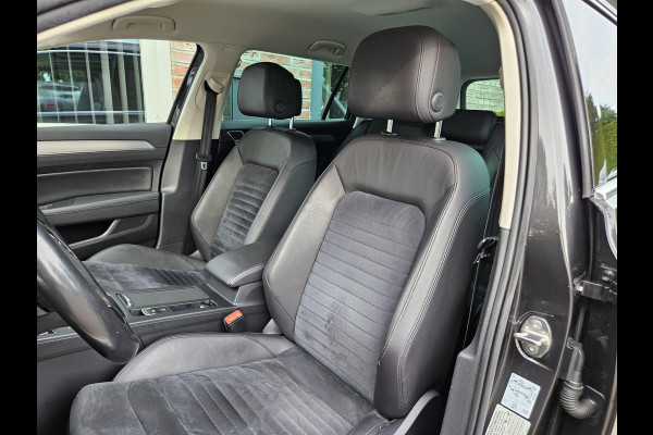 Volkswagen Passat Variant 1.5 TSI Highline Business R Trekhaak! Automaat! Camera! Carplay! Mooie/Nette Auto!