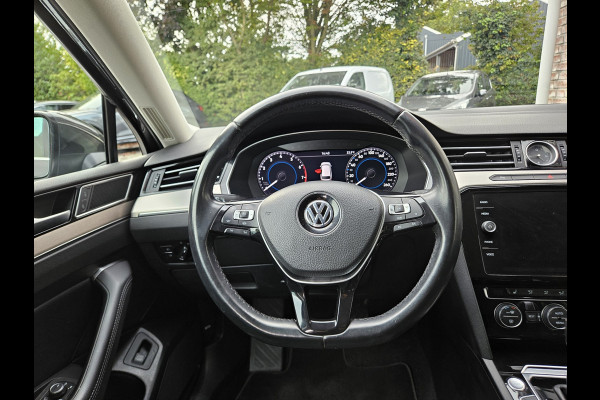 Volkswagen Passat Variant 1.5 TSI Highline Business R Trekhaak! Automaat! Camera! Carplay! Mooie/Nette Auto!
