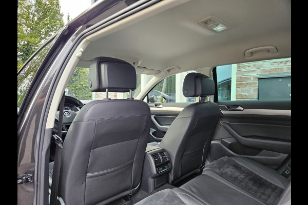 Volkswagen Passat Variant 1.5 TSI Highline Business R Trekhaak! Automaat! Camera! Carplay! Mooie/Nette Auto!