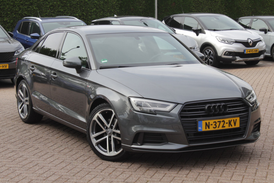 Audi A3 Limousine 1.5 TFSI CoD Sport S Line Edition / Virtual Cockpit / Navigatie / Parkeerhulp V+A / 19'' / Zwart optiek / Cruise Control / Stoelverwarming