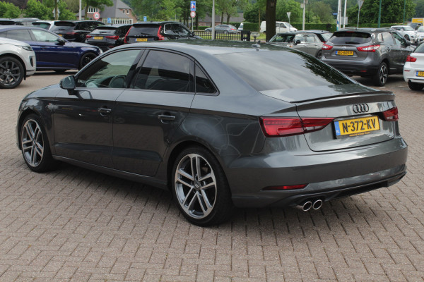 Audi A3 Limousine 1.5 TFSI CoD Sport S Line Edition / Virtual Cockpit / Navigatie / Parkeerhulp V+A / 19'' / Zwart optiek / Cruise Control / Stoelverwarming