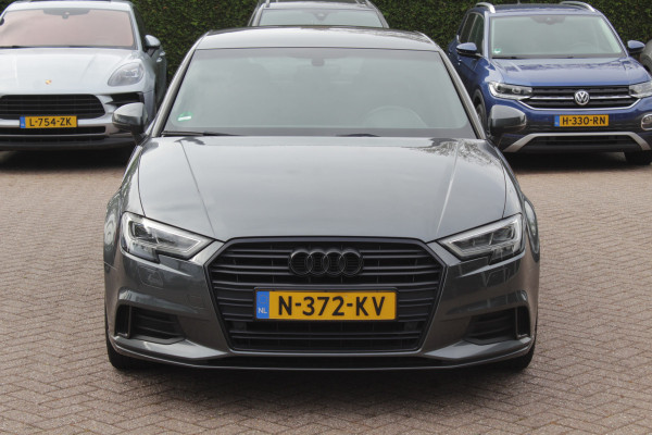 Audi A3 Limousine 1.5 TFSI CoD Sport S Line Edition / Virtual Cockpit / Navigatie / Parkeerhulp V+A / 19'' / Zwart optiek / Cruise Control / Stoelverwarming