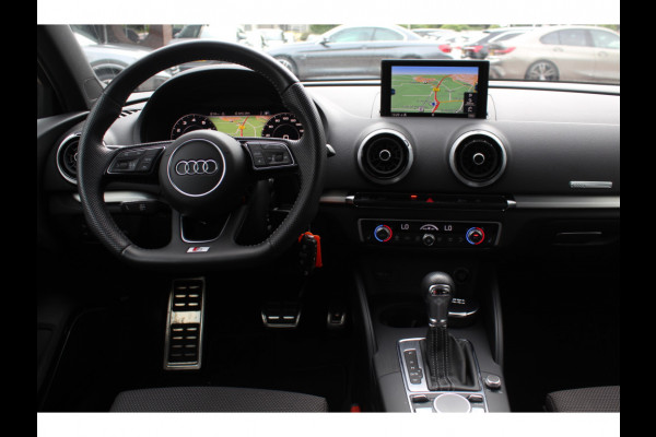 Audi A3 Limousine 1.5 TFSI CoD Sport S Line Edition / Virtual Cockpit / Navigatie / Parkeerhulp V+A / 19'' / Zwart optiek / Cruise Control / Stoelverwarming