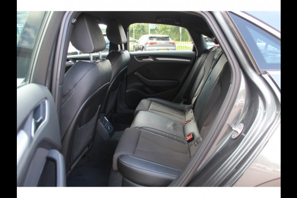 Audi A3 Limousine 1.5 TFSI CoD Sport S Line Edition / Virtual Cockpit / Navigatie / Parkeerhulp V+A / 19'' / Zwart optiek / Cruise Control / Stoelverwarming