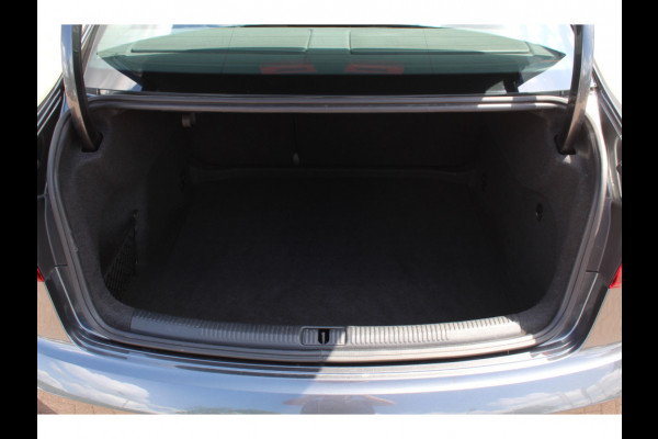 Audi A3 Limousine 1.5 TFSI CoD Sport S Line Edition / Virtual Cockpit / Navigatie / Parkeerhulp V+A / 19'' / Zwart optiek / Cruise Control / Stoelverwarming