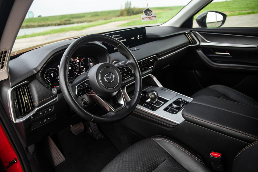 Mazda CX-60 2.5 e-SkyActiv PHEV Homura Plus PANORAMA / 360 CAMERA / STOELVERWARMING + KOELING / CARPLAY / ADAPTIVE CRUISE