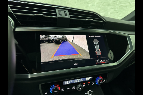 Audi Q3 Sportback 45 TFSI e S-Line | Panorama | ACC | Trekhaak | Carplay | Camera | Black-Optic | Sportstoelen | Stoelverwarming | Navi | MMi+ | Zwarte Hemel | Virtual-Cockpit | Lane Assist | Dodehoek | Getint Glas | Climate Control | Standkachel |