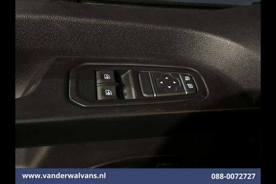 Renault Trafic 2.0 dCi 131pk L2H1 Euro6 Airco | Navigatie | LED | Apple Carplay | Cruisecontrol | Parkeersensoren 2500kg trekvermogen, Bijrijdersbank