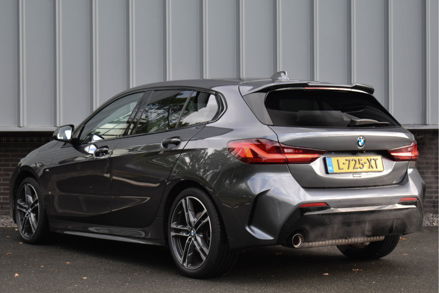 BMW 1-serie 118i Aut. M-Sport | Trekhaak | HiFi | Camera | Virtual | Sfeer | NL Auto |