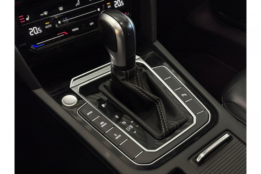 Volkswagen Arteon 1.4 TSI eHybrid R-Line Business+ - Automaat - Winterpakket - Navi - Leder -Org.NL