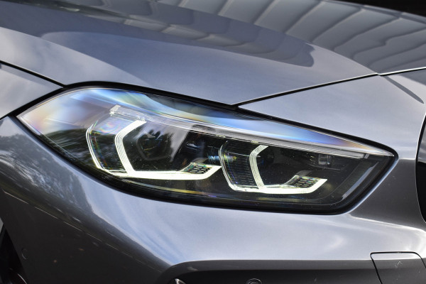 BMW 1-serie 118i Aut. M-Sport | Trekhaak | HiFi | Camera | Virtual | Sfeer | NL Auto |