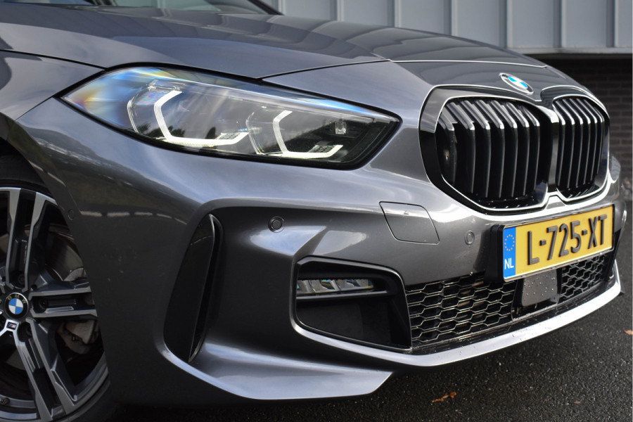 BMW 1-serie 118i Aut. M-Sport | Trekhaak | HiFi | Camera | Virtual | Sfeer | NL Auto |