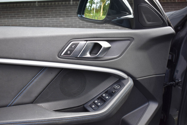 BMW 1-serie 118i Aut. M-Sport | Trekhaak | HiFi | Camera | Virtual | Sfeer | NL Auto |
