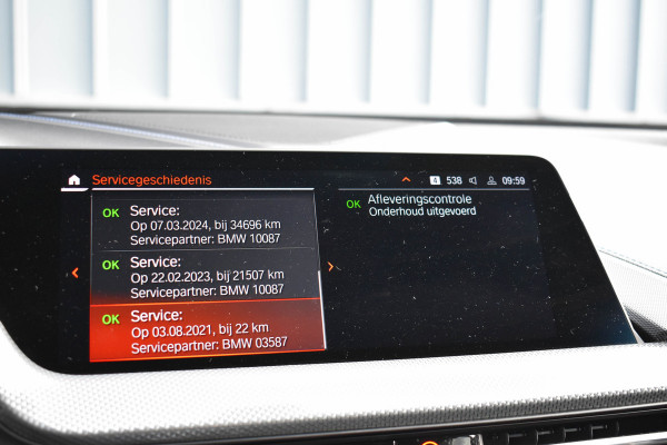 BMW 1-serie 118i Aut. M-Sport | Trekhaak | HiFi | Camera | Virtual | Sfeer | NL Auto |