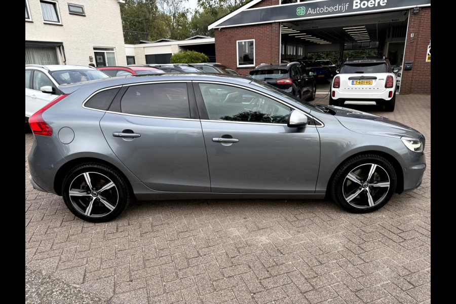 Volvo V40 1.5 T3 Polar+ Sport R-Design Panoramadak, Camera, 17''Lmv