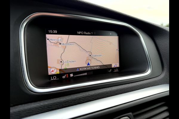 Volvo V40 1.5 T3 Polar+ Sport R-Design Panoramadak, Camera, 17''Lmv