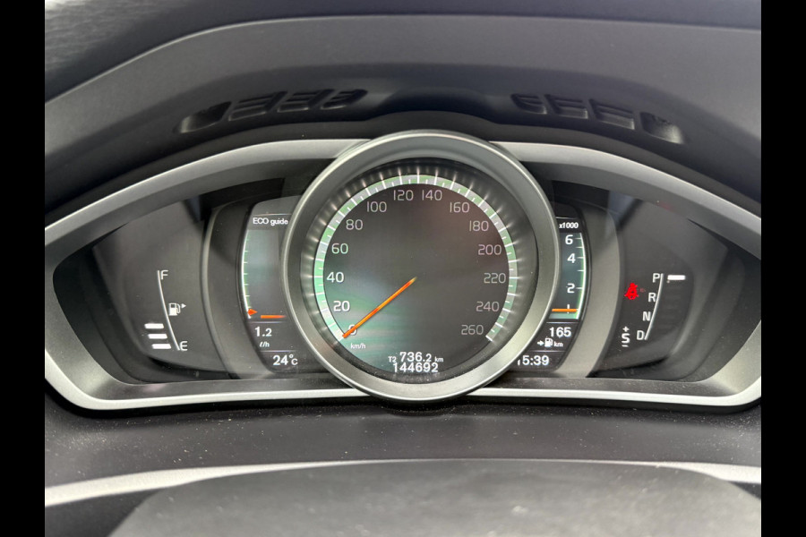 Volvo V40 1.5 T3 Polar+ Sport R-Design Panoramadak, Camera, 17''Lmv