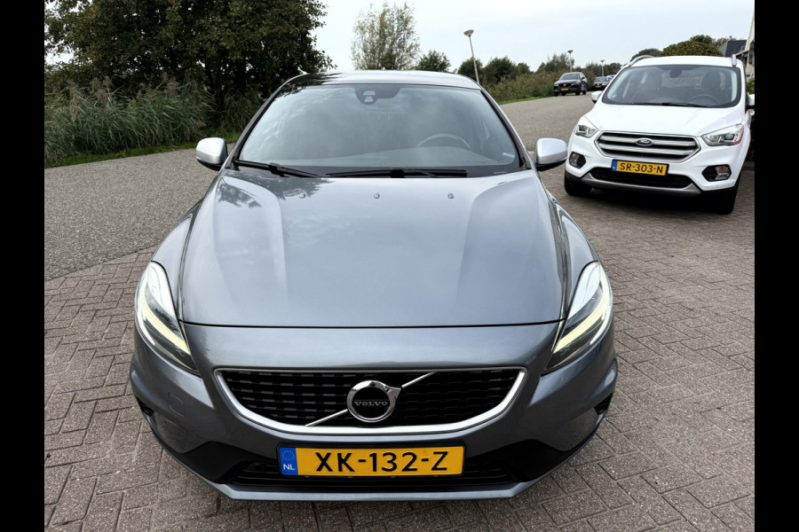 Volvo V40 1.5 T3 Polar+ Sport R-Design Panoramadak, Camera, 17''Lmv