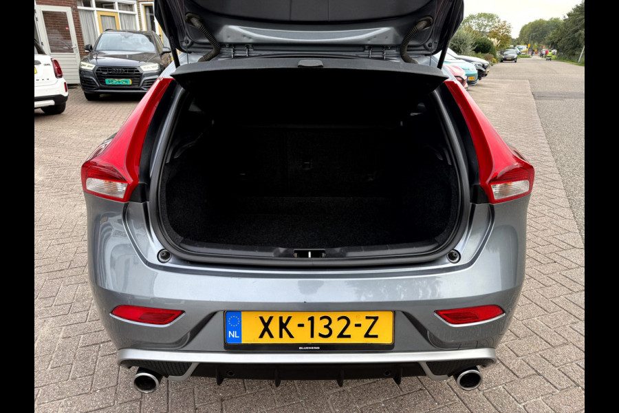 Volvo V40 1.5 T3 Polar+ Sport R-Design Panoramadak, Camera, 17''Lmv