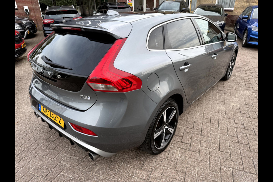 Volvo V40 1.5 T3 Polar+ Sport R-Design Panoramadak, Camera, 17''Lmv