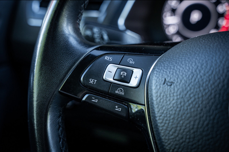 Volkswagen Tiguan Allspace 1.4 TSI Highline | 7 persoons | Aut. | Panoramadak | LED | Cruise contr. | PDC