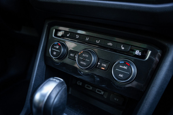 Volkswagen Tiguan Allspace 1.4 TSI Highline | 7 persoons | Aut. | Panoramadak | LED | Cruise contr. | PDC
