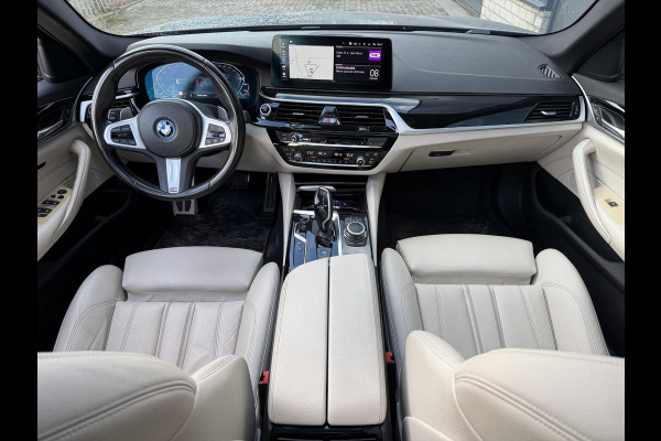 BMW 5 Serie Touring 530e High Executive M-Sport 18"/Panoramadak/Leder + memory/Stoelverwarming/Dodehoek/Keyless/Elektrische klep/Apple Carplay & Android Auto
