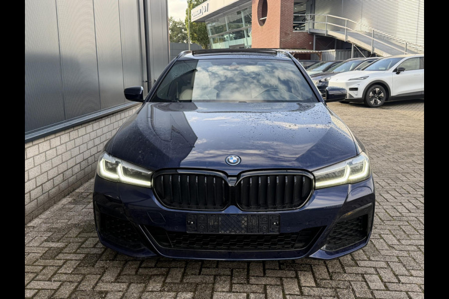 BMW 5 Serie Touring 530e High Executive M-Sport 18"/Panoramadak/Leder + memory/Stoelverwarming/Dodehoek/Keyless/Elektrische klep/Apple Carplay & Android Auto