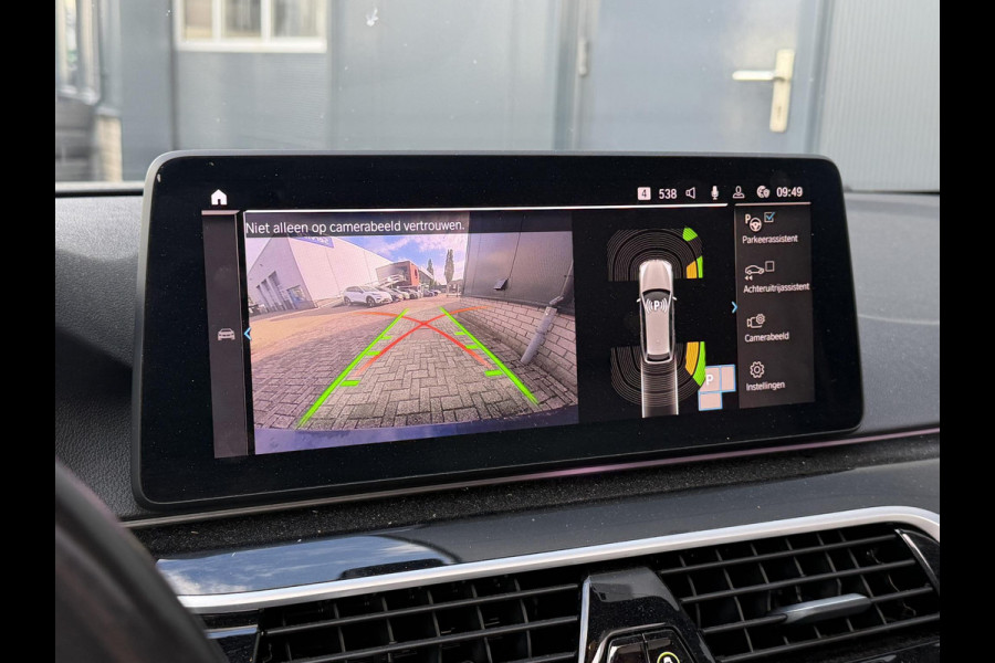 BMW 5 Serie Touring 530e High Executive M-Sport 18"/Panoramadak/Leder + memory/Stoelverwarming/Dodehoek/Keyless/Elektrische klep/Apple Carplay & Android Auto