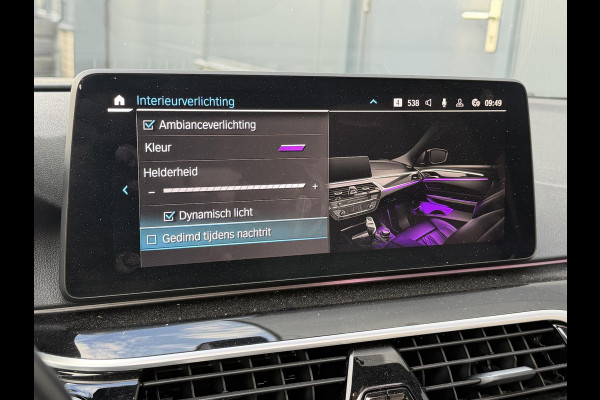 BMW 5 Serie Touring 530e High Executive M-Sport 18"/Panoramadak/Leder + memory/Stoelverwarming/Dodehoek/Keyless/Elektrische klep/Apple Carplay & Android Auto