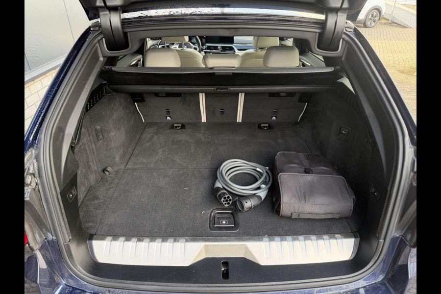 BMW 5 Serie Touring 530e High Executive M-Sport 18"/Panoramadak/Leder + memory/Stoelverwarming/Dodehoek/Keyless/Elektrische klep/Apple Carplay & Android Auto