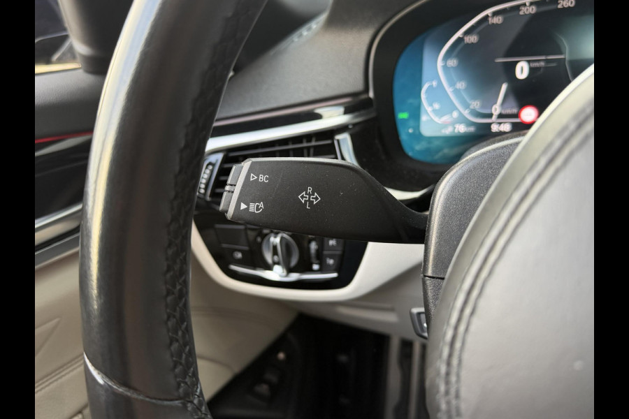 BMW 5 Serie Touring 530e High Executive M-Sport 18"/Panoramadak/Leder + memory/Stoelverwarming/Dodehoek/Keyless/Elektrische klep/Apple Carplay & Android Auto