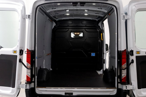 Ford E-Transit 350 L2H2 68 kWh 269pk Trend 100% Elektrisch LED/ACC/Snellader 115kW SOH 98,1% 04-2024