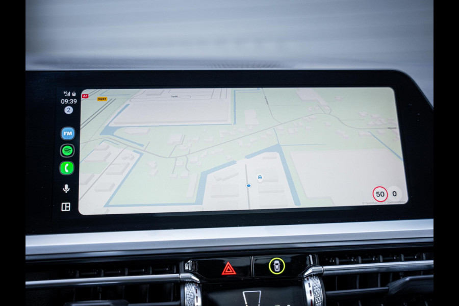 BMW 3 Serie Touring 330e High Executive - M-Sport l Laser l Pano l Trekhaak l HUD