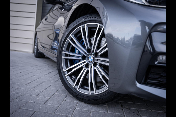 BMW 3 Serie Touring 330e High Executive - M-Sport l Laser l Pano l Trekhaak l HUD