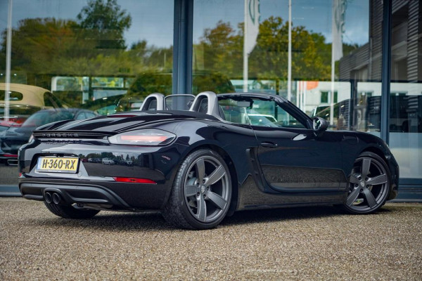 Porsche 718 Boxster 2.0 T / NL Auto / 18-Voudig / Carplay / Approved / Camera