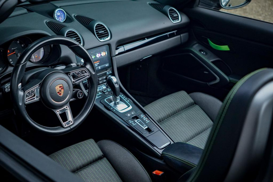 Porsche 718 Boxster 2.0 T / NL Auto / 18-Voudig / Carplay / Approved / Camera
