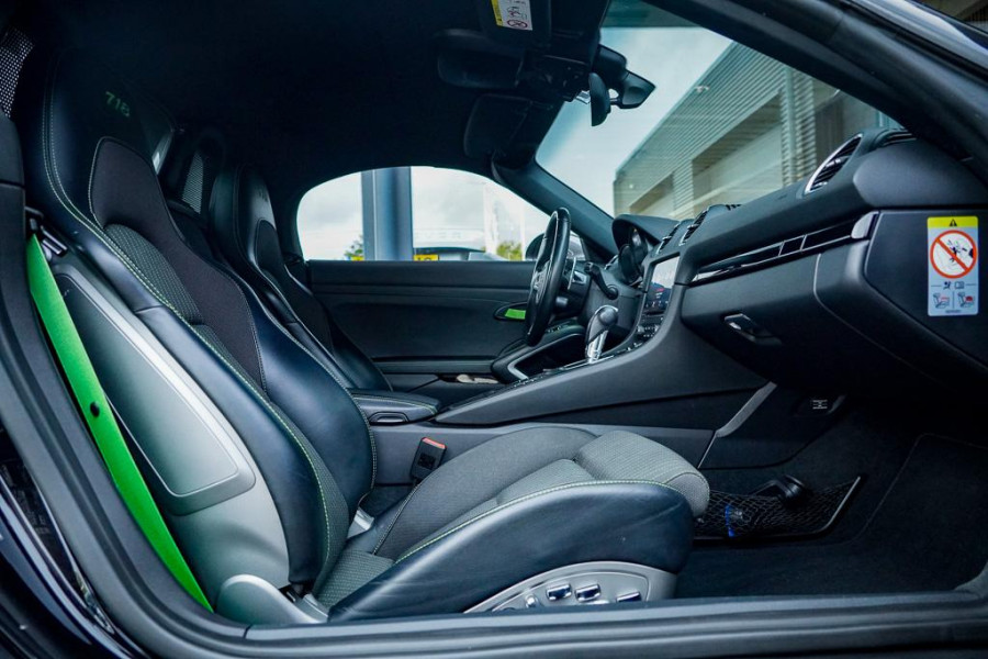 Porsche 718 Boxster 2.0 T / NL Auto / 18-Voudig / Carplay / Approved / Camera