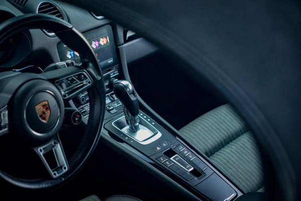 Porsche 718 Boxster 2.0 T / NL Auto / 18-Voudig / Carplay / Approved / Camera